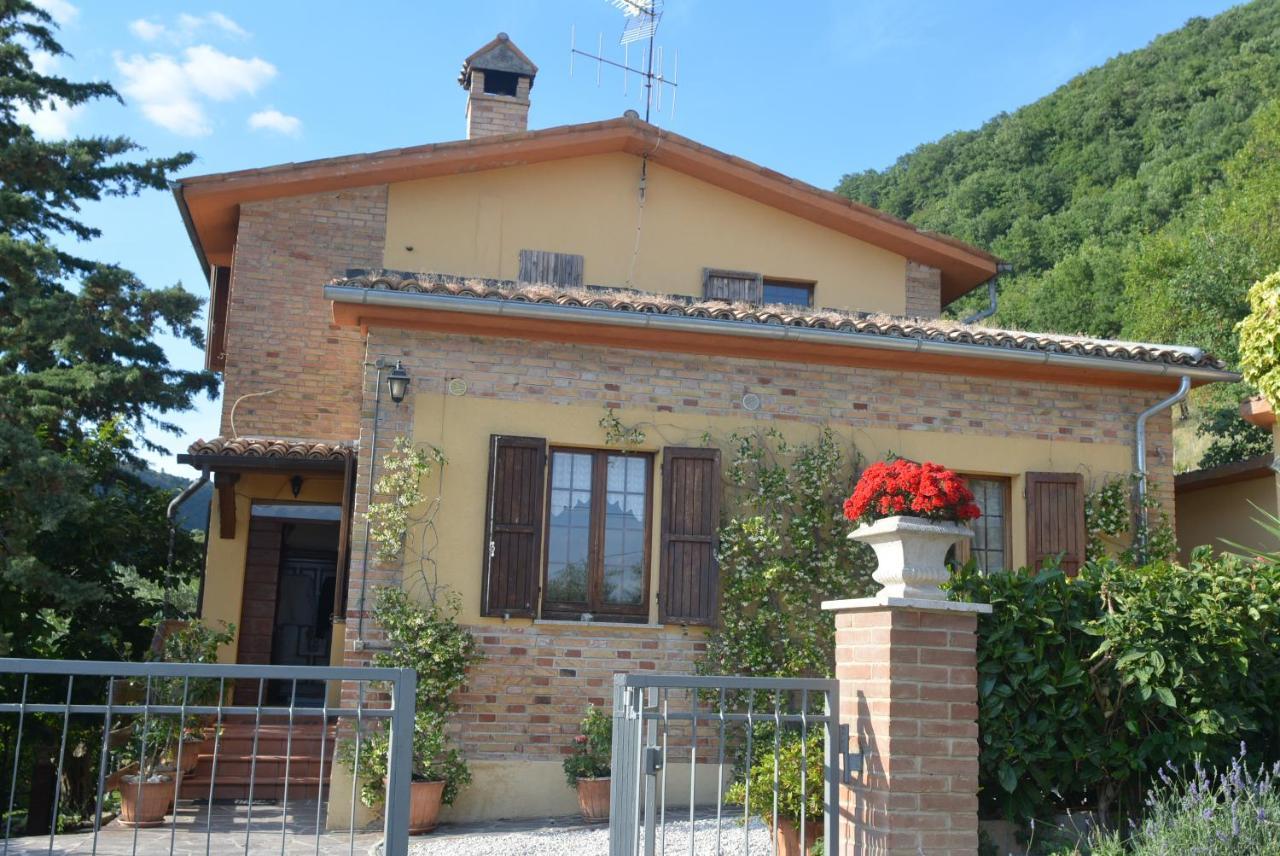 Villa Mischianti Gubbio Luaran gambar